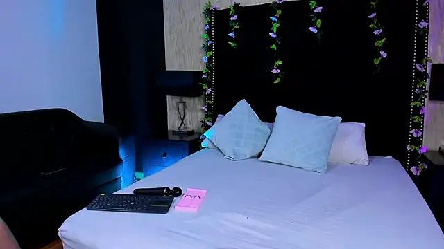 RoxieJackson online show from November 15, 2025, 11:51 am