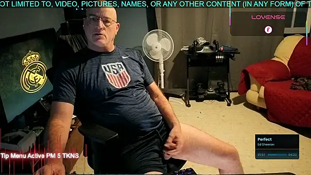 Snapshot of Pilot_Dave_69 chatting on September 24, 2025, 3:21 am Pilot Dave 69 online show from September 24, 2025, 3:21 am