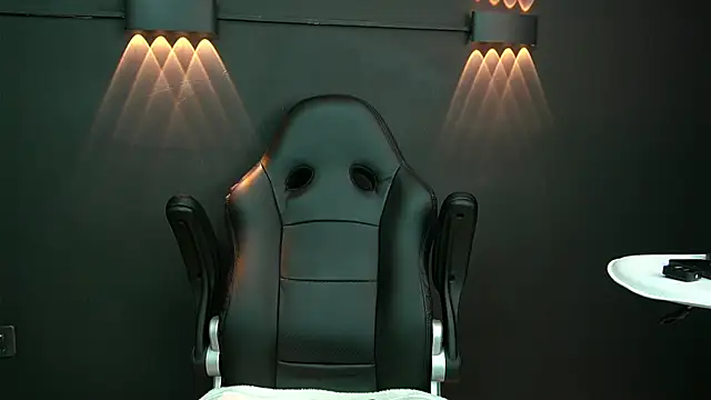 CallumMuscle online show from January 4, 2025, 2:56 pm