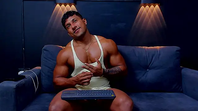 CallumMuscle online show from February 14, 2025, 3:33 am