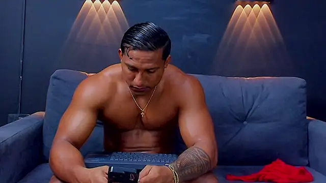 CallumMuscle online show from February 25, 2025, 12:45 pm