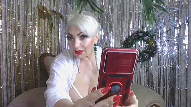 Snapshot of Izabella_gold chatting on December 31, 2024, 8:12 pm Izabella gold online show from December 31, 2024, 8:12 pm