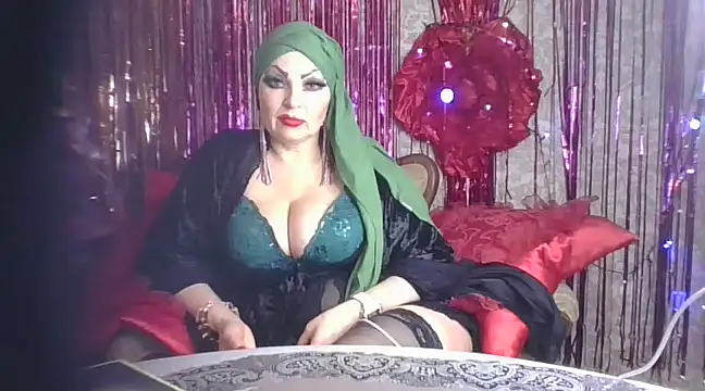 Snapshot of Izabella_gold chatting on March 8, 2025, 3:50 am Izabella gold online show from March 8, 2025, 3:50 am