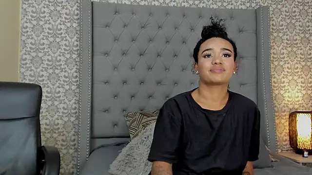 evafoxs online show from March 10, 2025, 7:29 pm