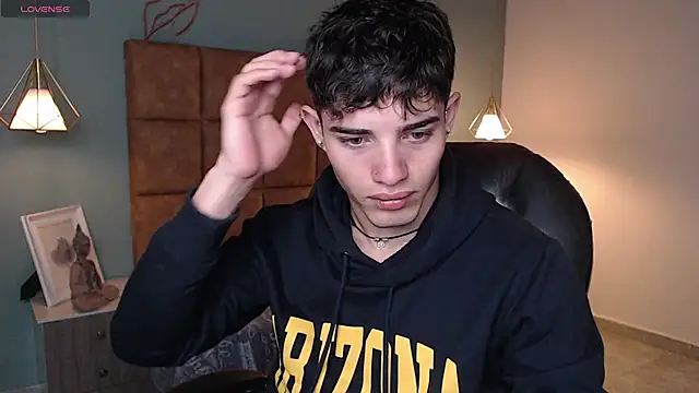 AlejooTwink online show from February 4, 2025, 6:49 pm