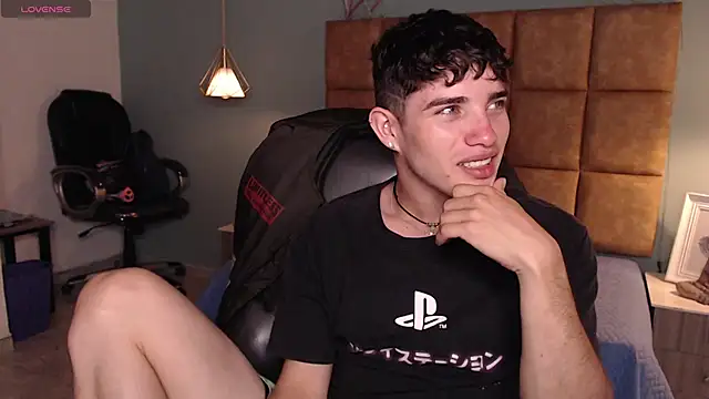 AlejooTwink online show from February 5, 2025, 6:37 pm