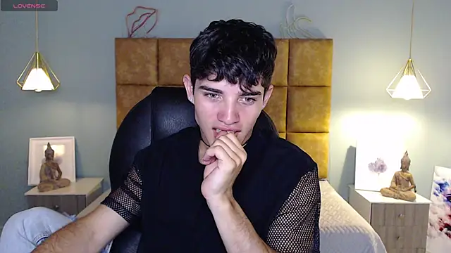 AlejooTwink online show from February 26, 2025, 6:21 pm