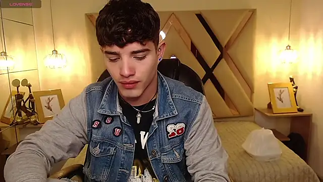 AlejooTwink online show from March 21, 2025, 7:24 pm