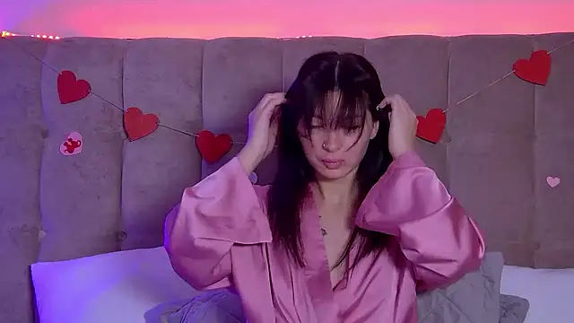 AlexandraBloom online show from February 13, 2025, 5:26 am