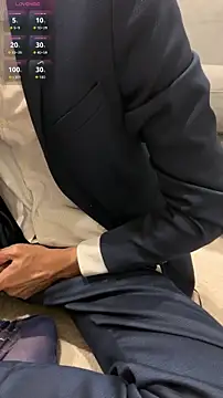 kimkim123123 online show from October 1, 2025, 2:12 pm