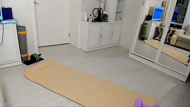 Snapshot of Pawsitive_Panther chatting on December 26, 2024, 2:27 pm Pawsitive Panther online show from December 26, 2024, 2:27 pm