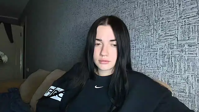 Liana diva online show from February 16, 2026, 3:41 pm