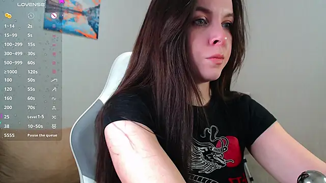 lunalovesu online show from January 23, 2025, 6:28 am