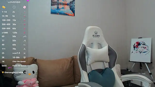 lunalovesu online show from February 27, 2025, 9:54 am