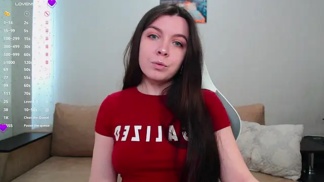 lunalovesu online show from March 20, 2025, 6:19 am