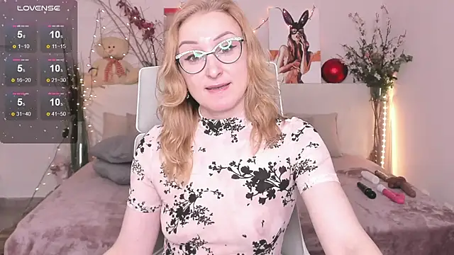 MadissonKiss online show from December 2, 2025, 2:39 am