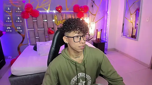 AkazaBoy  online show from February 7, 2025, 4:16 am