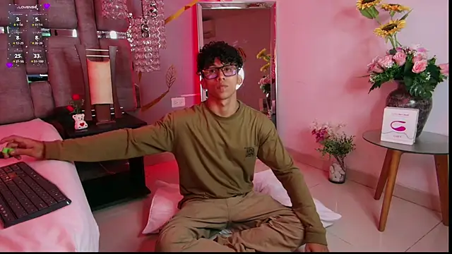 AkazaBoy  online show from February 21, 2025, 2:06 am