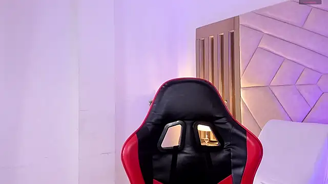 AkazaBoy  online show from April 4, 2026, 4:33 am