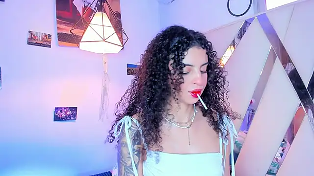 Snapshot of CurlyRose__ chatting on March 14, 2025, 8:38 pm CurlyRose online show from March 14, 2025, 8:38 pm