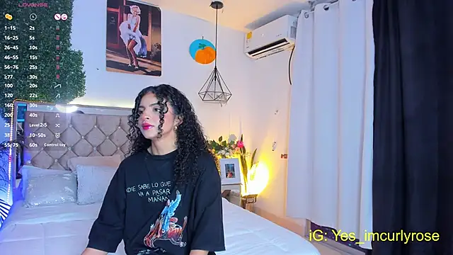 Snapshot of CurlyRose__ chatting on September 17, 2025, 10:44 pm CurlyRose online show from September 17, 2025, 10:44 pm