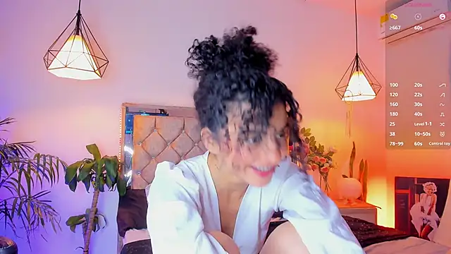 Snapshot of CurlyRose__ chatting on October 2, 2025, 10:28 pm CurlyRose online show from October 2, 2025, 10:28 pm