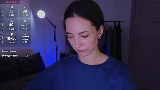 Snapshot of Space_X_Roxy_ chatting on December 3, 2024, 11:13 pm Space X Roxy  online show from December 3, 2024, 11:13 pm