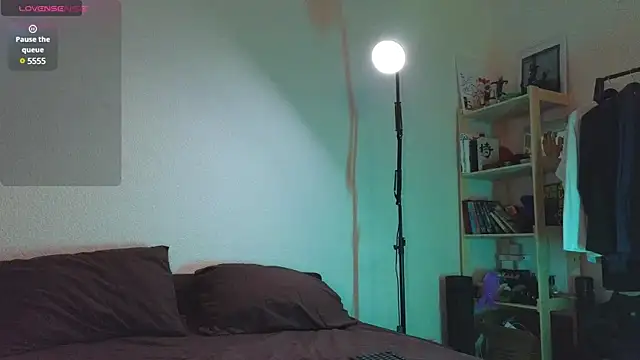 Snapshot of Space_X_Roxy_ chatting on February 17, 2025, 5:43 pm Space X Roxy  online show from February 17, 2025, 5:43 pm