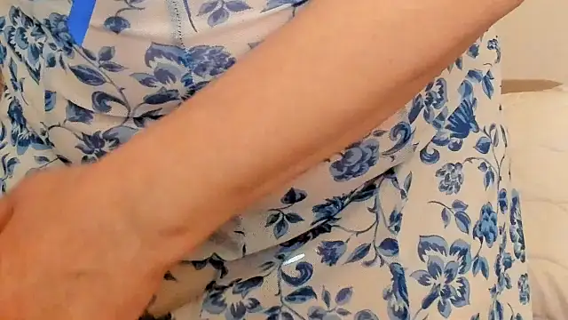 JanyneFantasy online show from April 14, 2026, 2:50 am