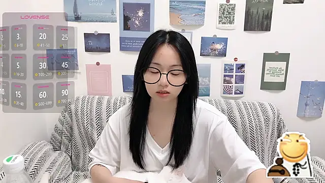 LiLiYbaby online show from September 23, 2025, 6:05 am