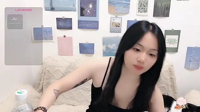 LiLiYbaby online show from October 13, 2025, 6:24 am