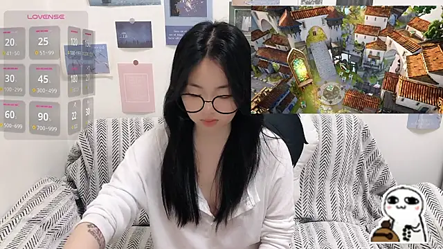LiLiYbaby online show from May 26, 2026, 6:53 am
