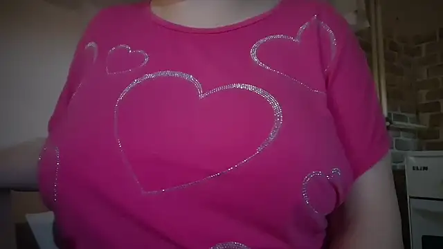 AalinnaK online show from December 14, 2025, 2:33 pm