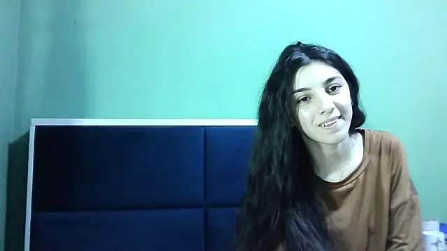 Ahotkittyxxx online show from December 18, 2024, 4:39 pm