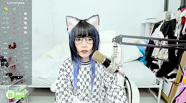 Snapshot of RassieRaph chatting on February 13, 2025, 5:11 pm RassieRaph online show from February 13, 2025, 5:11 pm