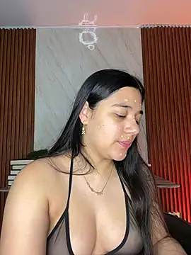 floriamANDjazmin online show from June 19, 2026, 7:06 pm