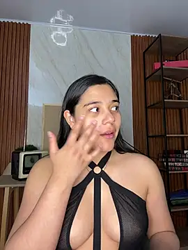 floriamANDjazmin online show from June 27, 2026, 6:57 pm