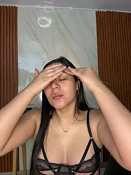floriamANDjazmin online show from July 3, 2026, 2:51 am