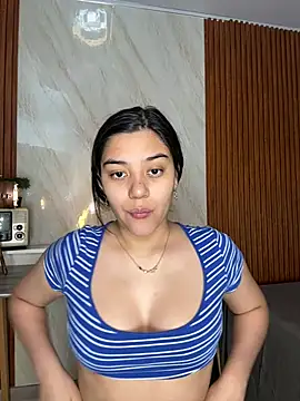 floriamANDjazmin online show from July 14, 2026, 3:00 am