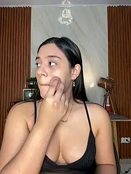floriamANDjazmin online show from July 15, 2026, 3:01 am