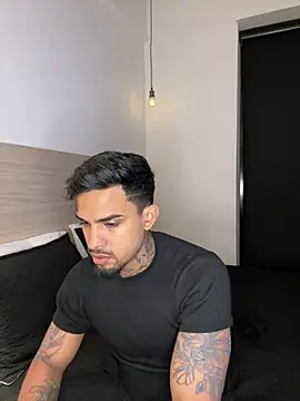 floriamANDjazmin online show from August 3, 2026, 3:05 am