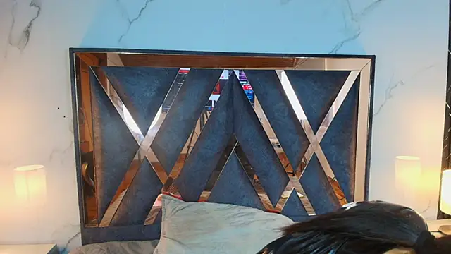 AuroraDiaz online show from March 25, 2026, 12:00 pm