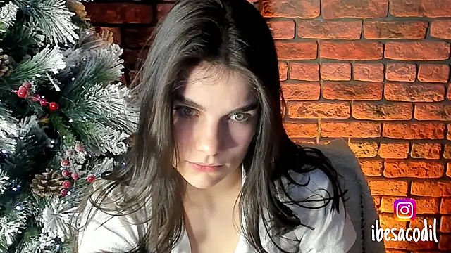 Snapshot of adriana_allien chatting on January 6, 2025, 2:37 am adriana allien online show from January 6, 2025, 2:37 am