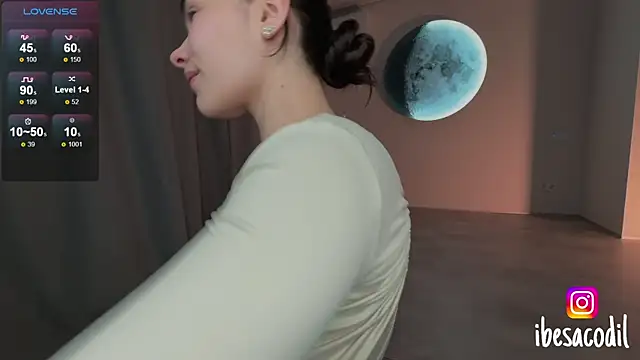 adriana allien online show from May 19, 2026, 11:44 pm
