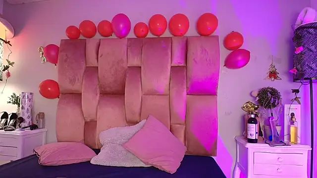 SweetBonniie online show from February 16, 2026, 11:39 am