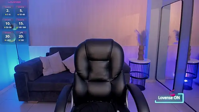 MaddisonLowe online show from December 17, 2025, 4:29 am