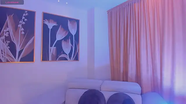 MaddisonLowe online show from April 12, 2026, 11:43 pm