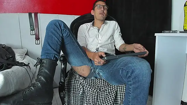 enzopratt online show from March 7, 2025, 7:19 am