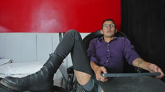 enzopratt online show from March 7, 2025, 10:24 am