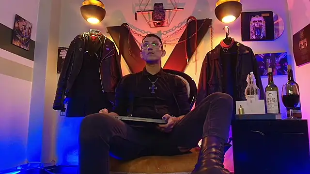 enzopratt online show from September 24, 2025, 6:11 pm